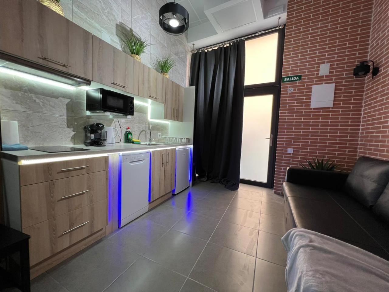 Carcaixent 24 Aparthotel Valencia Eksteriør bilde