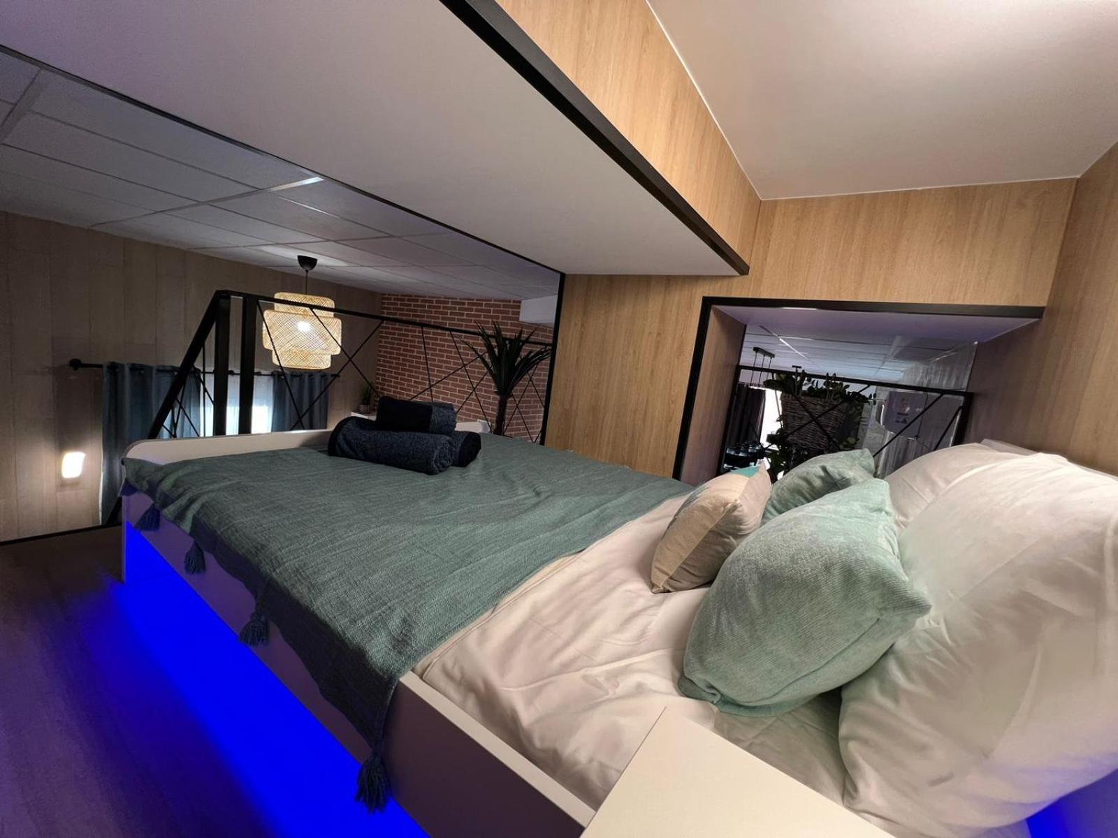 Carcaixent 24 Aparthotel Valencia Eksteriør bilde