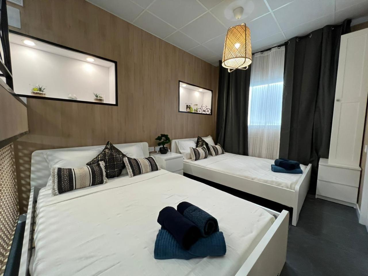 Carcaixent 24 Aparthotel Valencia Eksteriør bilde