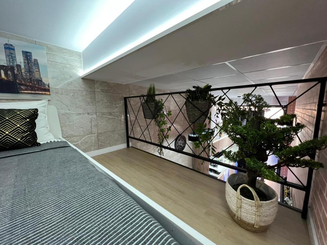 Carcaixent 24 Aparthotel Valencia Eksteriør bilde
