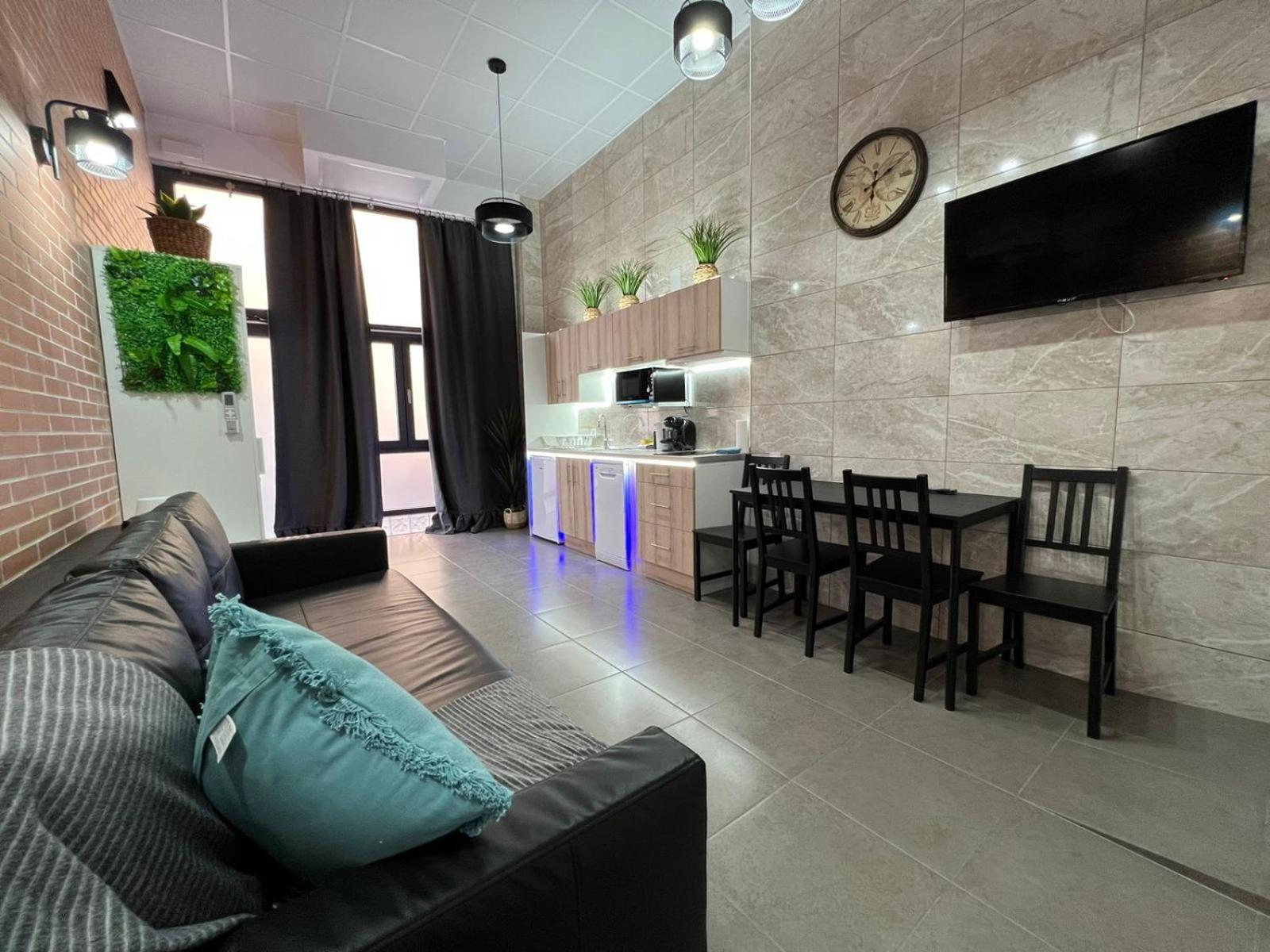 Carcaixent 24 Aparthotel Valencia Eksteriør bilde
