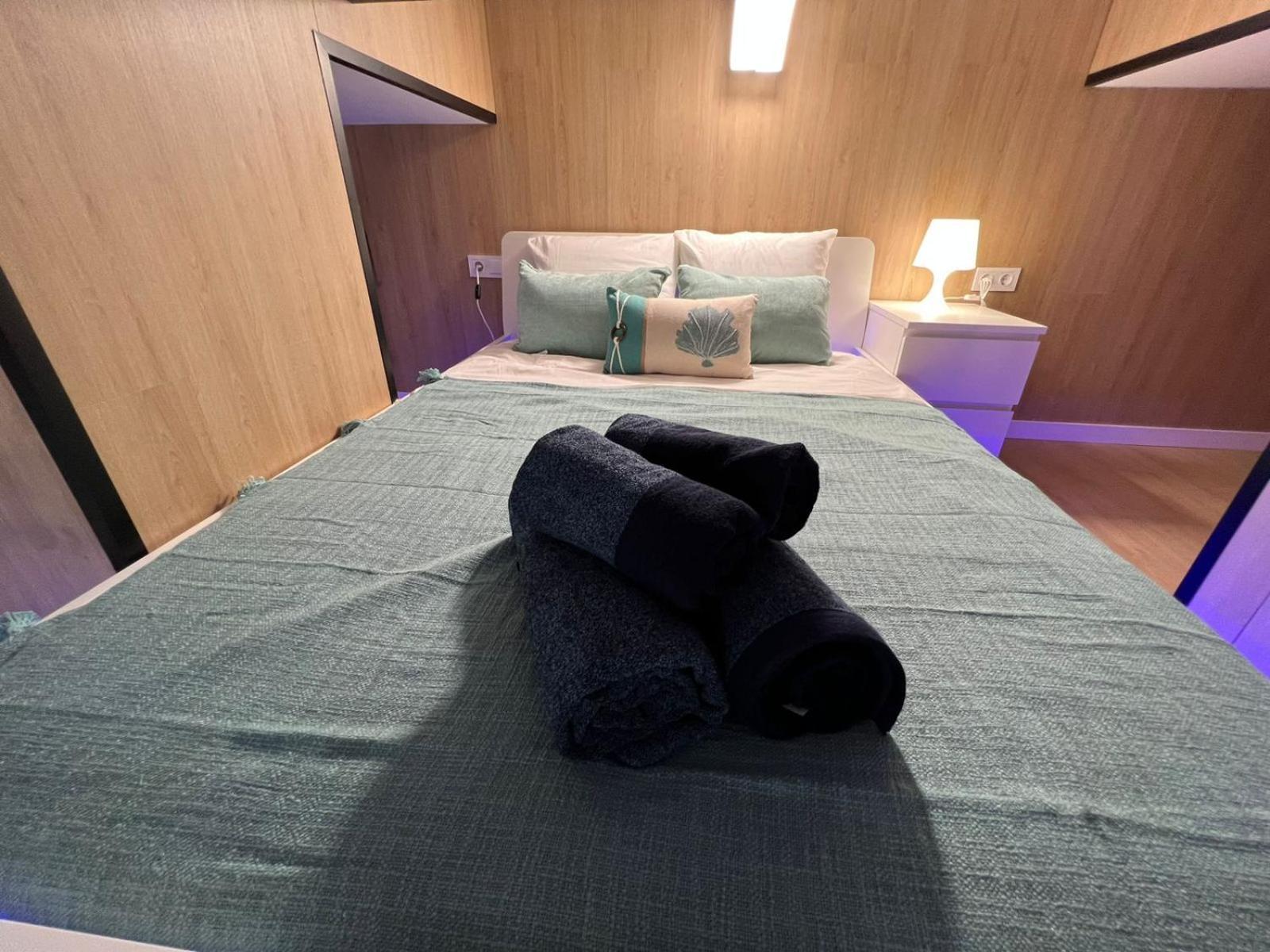 Carcaixent 24 Aparthotel Valencia Eksteriør bilde